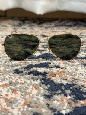 Ray-Ban ‘RB 3025 Aviator Classic Large Metal Frames’ in Gold w/ Green Lenses 58